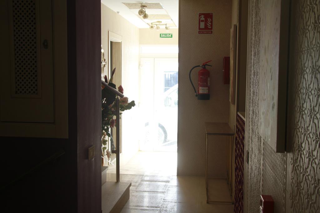 Hostal Flor De Lis- Lojo Hotel Conil De La Frontera Exterior foto